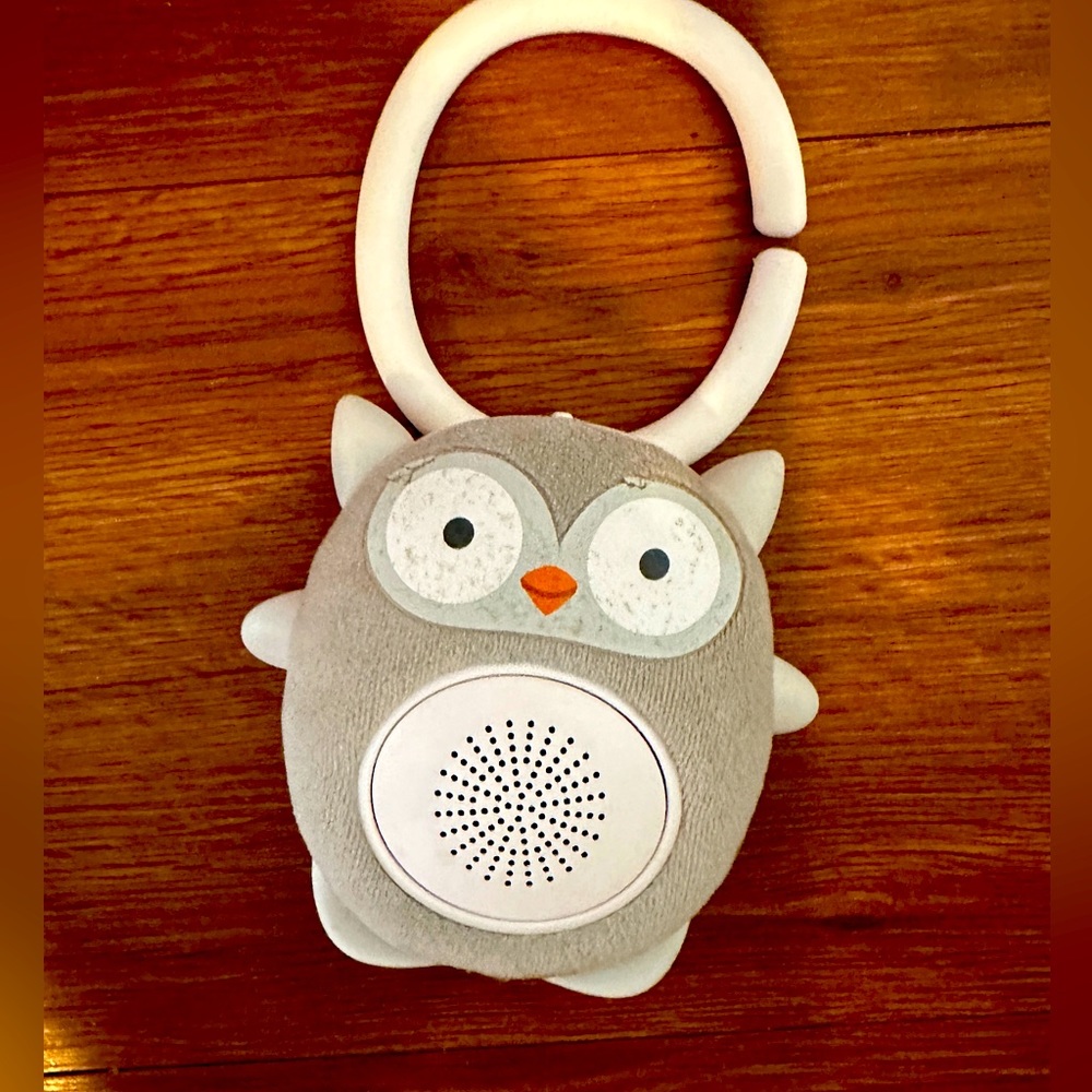 Wavhello soundbub Portable Bluetooth Speaker and Soother